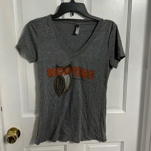 Hooters collectible shirt t-shirt shirt sleeve large v neck  New Brunswick NJ
